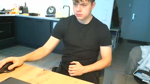 Snapshot of thecuteguy144949 chatting on November 2025 11:23:02 AM thecuteguy144949 online show from November 2025 11:23:02 AM