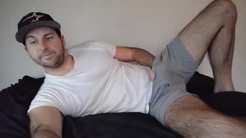 Snapshot of theetwohander chatting on December 2025 07:32:01 PM Theetwohander online show from December 2025 07:32:01 PM