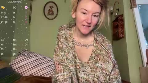 Snapshot of thefoxglovefairy chatting on January 2025 06:35:01 PM Fae online show from January 2025 06:35:01 PM