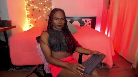 Snapshot of thegoldenbitch chatting on March 2025 03:40:01 AM Goldie online show from March 2025 03:40:01 AM