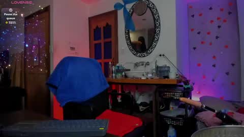 Snapshot of thegoldenbitch chatting on April 2026 02:27:02 AM Goldie online show from April 2026 02:27:02 AM
