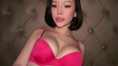 Elle  dont forget to folloW me and thumbs up online show from March 2026 12:45:01 AM