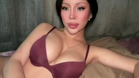 Elle  dont forget to folloW me and thumbs up online show from July 2026 03:14:02 PM