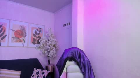 Theia  online show from March 2025 04:17:02 AM