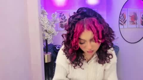 Theia  online show from October 2025 02:15:02 PM