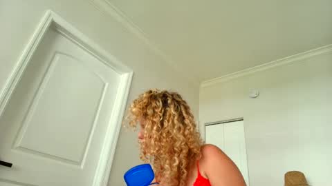 Snapshot of theislandgirl chatting on March 2025 08:11:01 PM Lily Marie online show from March 2025 08:11:01 PM