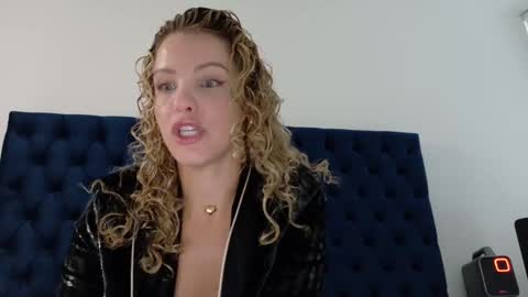 Snapshot of theislandgirl chatting on September 2025 09:47:02 PM Lily Marie online show from September 2025 09:47:02 PM