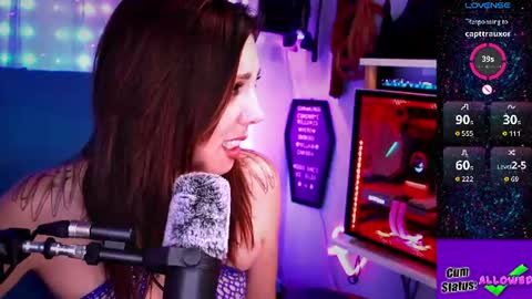 Snapshot of thekittengirlnix chatting on June 2026 07:07:01 PM Nix online show from June 2026 07:07:01 PM