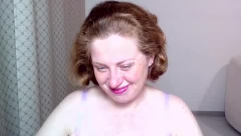 Ella online show from November 2025 09:50:02 PM