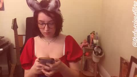 Snapshot of thelusciouslibra chatting on April 2026 10:07:02 PM thelusciouslibra online show from April 2026 10:07:02 PM