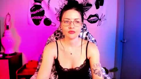 themelrose online show from December 2025 10:58:02 PM