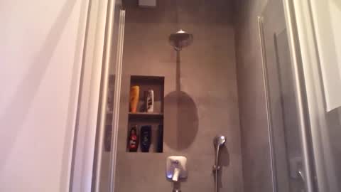 thenewdude1992 online show from October 2025 04:25:02 PM