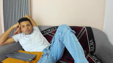 Snapshot of theo_morris chatting on March 2026 04:18:02 AM theo_morris online show from March 2026 04:18:02 AM