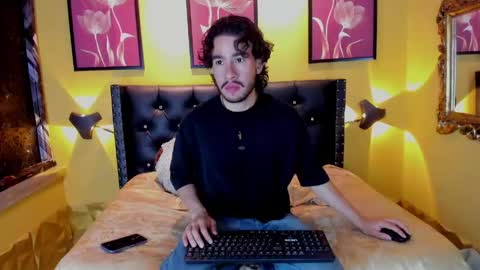 Snapshot of theo_riviera chatting on May 2026 10:40:02 PM theo_riviera online show from May 2026 10:40:02 PM
