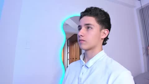 Snapshot of theohawke_ chatting on January 2025 05:20:02 PM THEO- MATEO online show from January 2025 05:20:02 PM