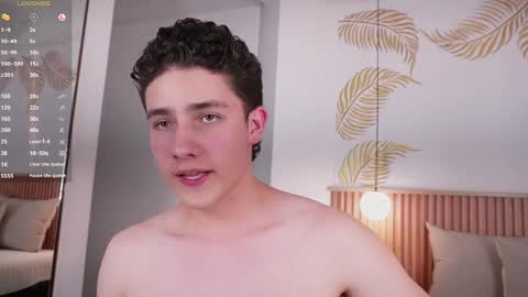 Snapshot of theohawke_ chatting on January 2025 07:26:01 PM THEO- MATEO online show from January 2025 07:26:01 PM