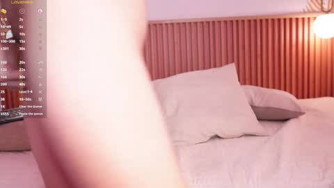 Snapshot of theohawke_ chatting on January 2025 08:00:01 PM THEO- MATEO online show from January 2025 08:00:01 PM