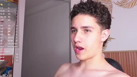 Snapshot of theohawke_ chatting on February 2025 04:00:02 PM THEO- MATEO online show from February 2025 04:00:02 PM