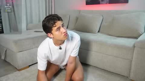  THEO- MATEO  online show from November 2025 11:05:01 PM