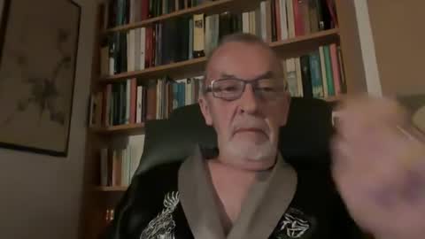 Snapshot of theowlandthe chatting on January 2025 07:03:01 AM theowlandthe online show from January 2025 07:03:01 AM