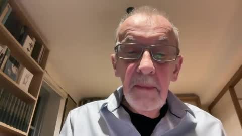 Snapshot of theowlandthe chatting on January 2025 09:26:02 PM theowlandthe online show from January 2025 09:26:02 PM