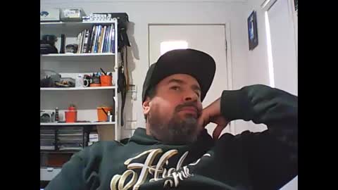 Snapshot of theozbeardguy chatting on September 2025 03:39:02 AM aussiebeard online show from September 2025 03:39:02 AM