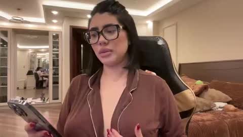 Snapshot of therealcamilabaddie chatting on October 2025 04:40:01 AM therealcamilabaddie online show from October 2025 04:40:01 AM