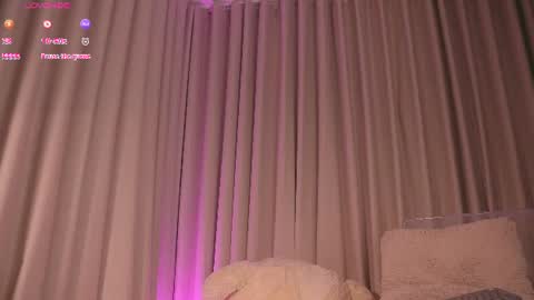 Snapshot of therealpeach_ chatting on June 2026 06:18:02 AM online show from June 2026 06:18:02 AM