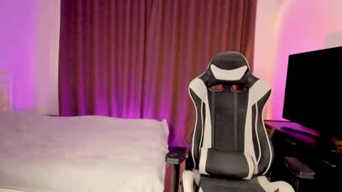 Theresa online show from October 2025 04:56:02 AM