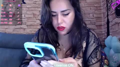 Snapshot of therosepetal chatting on January 2025 09:02:02 AM therosepetal online show from January 2025 09:02:02 AM