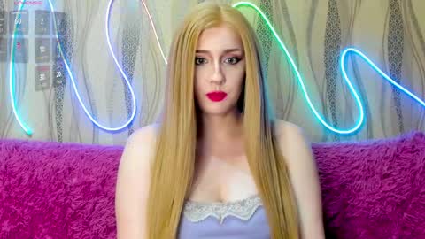 Snapshot of therosesweet chatting on May 2026 07:00:02 PM Rose online show from May 2026 07:00:02 PM