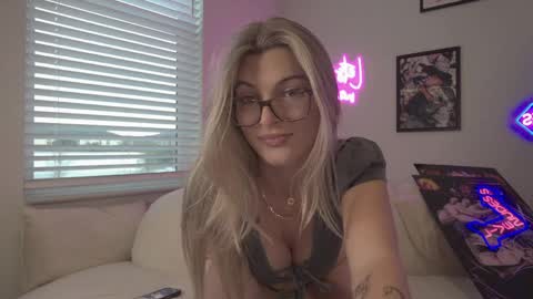 therosiecheeks online show from March 2026 11:37:01 PM