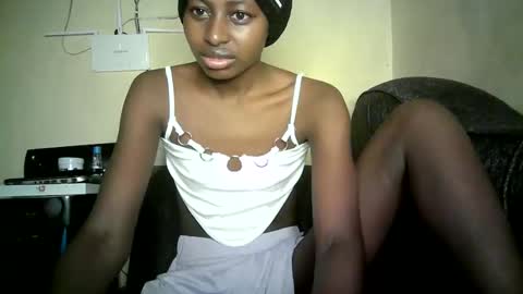 Snapshot of therry_heart chatting on June 2026 09:55:02 AM hearty online show from June 2026 09:55:02 AM