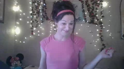 Snapshot of thesillymillie chatting on January 2025 05:43:02 PM sillymillie0 online show from January 2025 05:43:02 PM