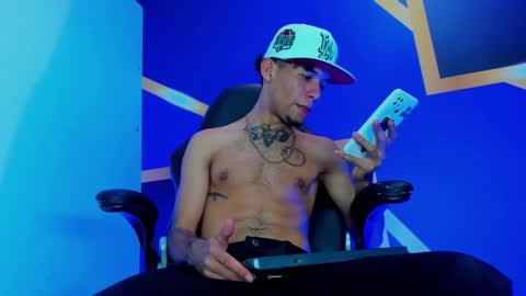 Snapshot of theskinny8inch_ chatting on February 2025 10:59:01 AM theskinny8inch_ online show from February 2025 10:59:01 AM