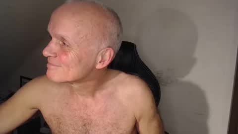 NudeDJ online show from December 2025 10:46:02 AM