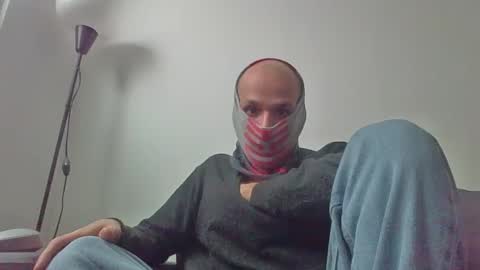 Snapshot of thetubedscarfguy chatting on February 2025 01:11:01 PM Scarf guy online show from February 2025 01:11:01 PM