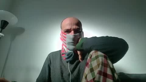Snapshot of thetubedscarfguy chatting on March 2025 08:41:01 AM Scarf guy online show from March 2025 08:41:01 AM