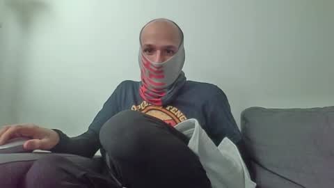 Snapshot of thetubedscarfguy chatting on March 2025 02:56:01 PM Scarf guy online show from March 2025 02:56:01 PM