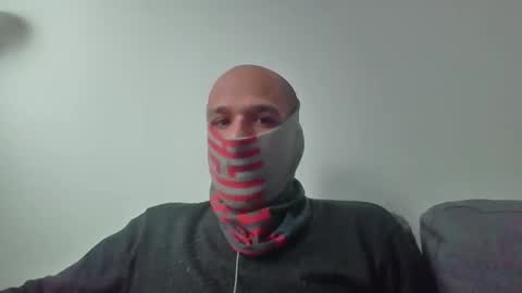 Snapshot of thetubedscarfguy chatting on November 2025 08:57:02 AM Scarf guy online show from November 2025 08:57:02 AM
