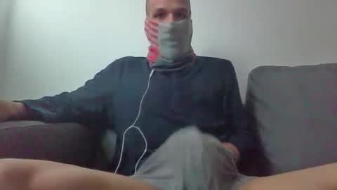 Scarf guy online show from March 2026 07:14:02 AM