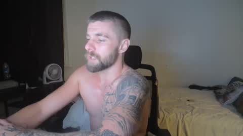 Snapshot of theufcfan_8181 chatting on October 2025 06:05:02 AM troy online show from October 2025 06:05:02 AM