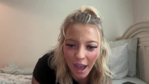 thevaleriemae online show from June 2026 09:59:01 PM