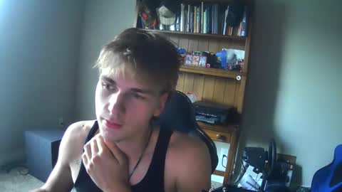 Snapshot of thevincegray chatting on June 2026 12:28:01 AM Vince online show from June 2026 12:28:01 AM