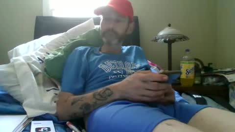 Snapshot of theycallmemellowthebreeze chatting on September 2025 03:44:02 PM mellow online show from September 2025 03:44:02 PM