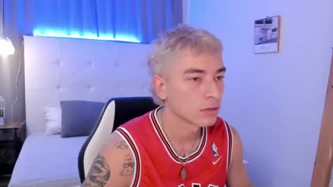 Snapshot of thiago_2003_ chatting on April 2026 12:19:02 PM Thiago online show from April 2026 12:19:02 PM