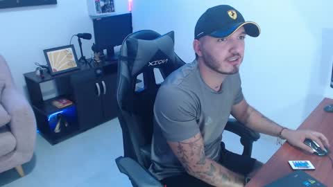 thiago_420 online show from May 2026 11:31:02 PM