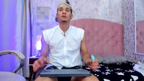 Snapshot of thiago_carlo chatting on October 2025 07:59:01 PM thiago online show from October 2025 07:59:01 PM