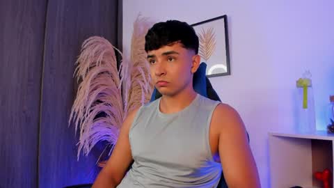 Snapshot of thiago_connor21 chatting on May 2026 01:13:01 AM Thiago online show from May 2026 01:13:01 AM
