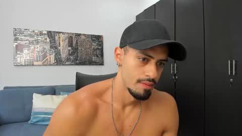 thiago_driussi online show from December 2025 11:52:01 AM